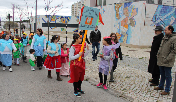 Desfile de Carnaval do Centro Comunitário do Laranjeiro/Feijó
