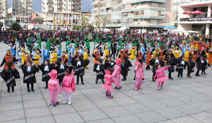Escolas da Freguesia no desfile do Carnaval em Almada