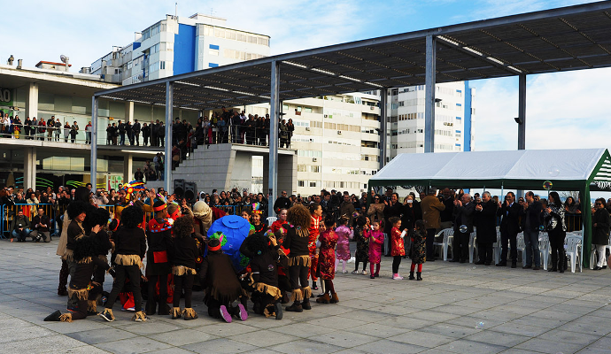 Desfile de Carnaval no centro de Almada