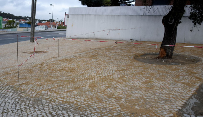 Requalificação de passeios na Rua Luís de Pina 