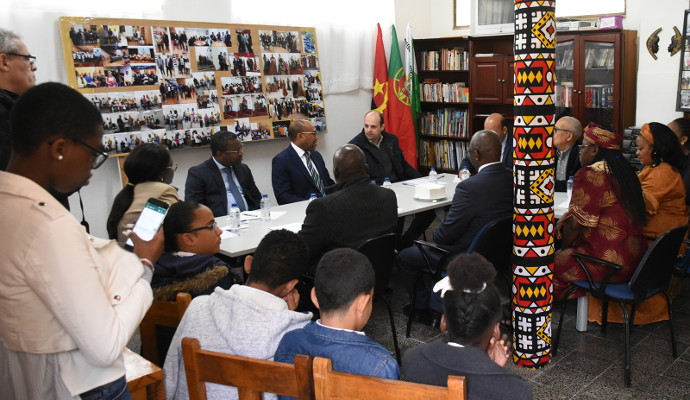 Cônsul Geral de Angola visita ACAA no Laranjeiro 