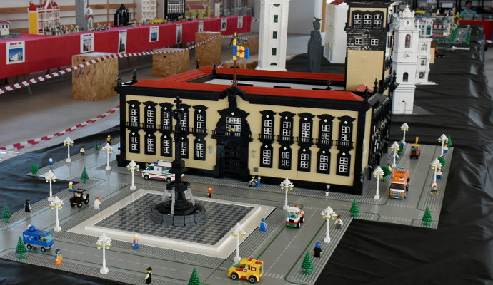 Mais de 600 metros quadrados de construções para os fãs da Lego
