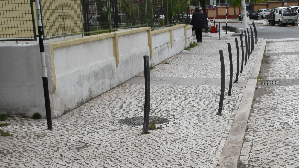  Requalificação da via pública na Praça da Portela