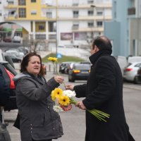 Oferta de flores no Dia da Mulher